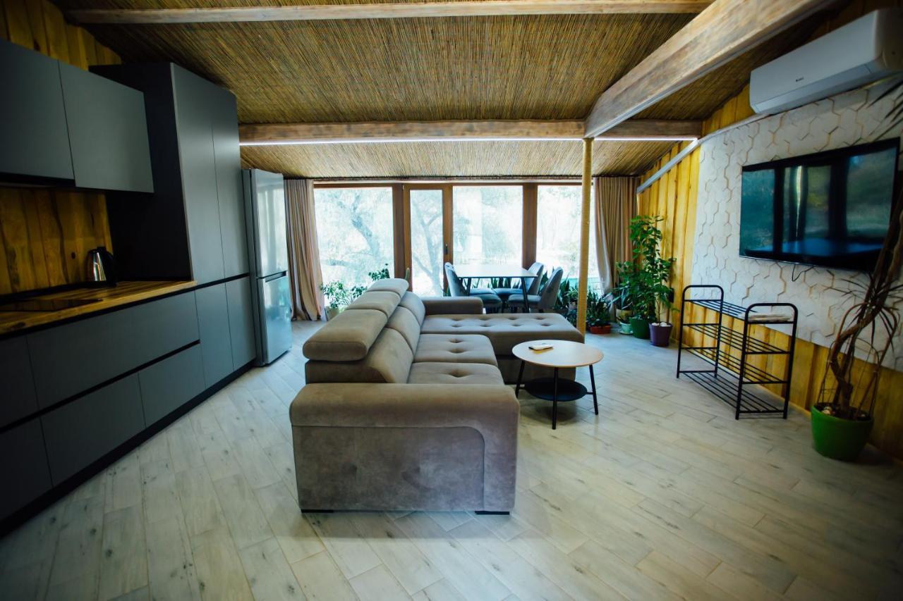 котеджне містечко «clover» Lodge